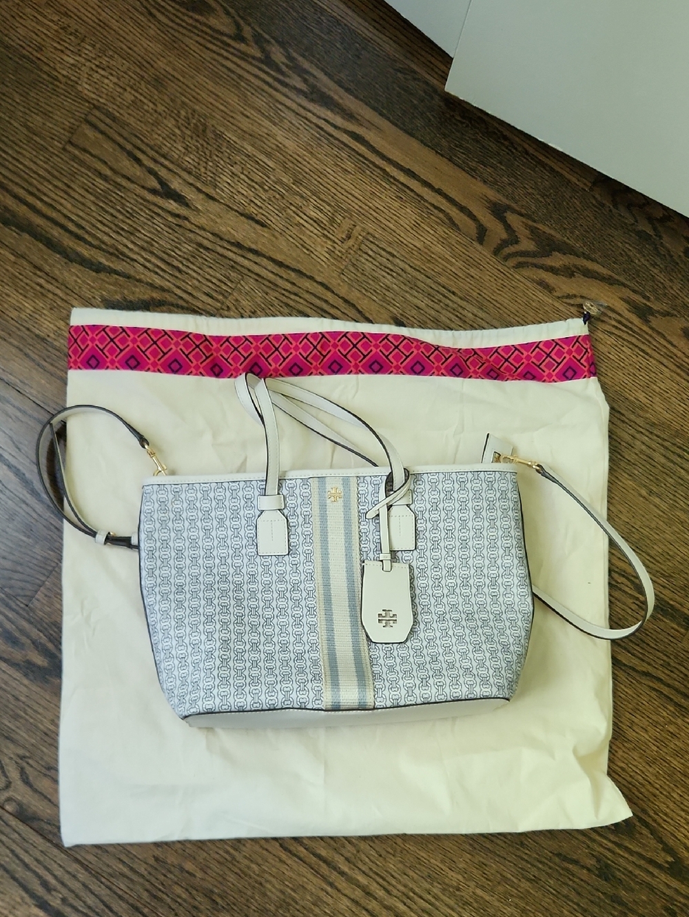 Tory Burch Light Blue, Cream and Taupe Logo Tote/Purse and Complimenting Wallet - Picture 12 of 16